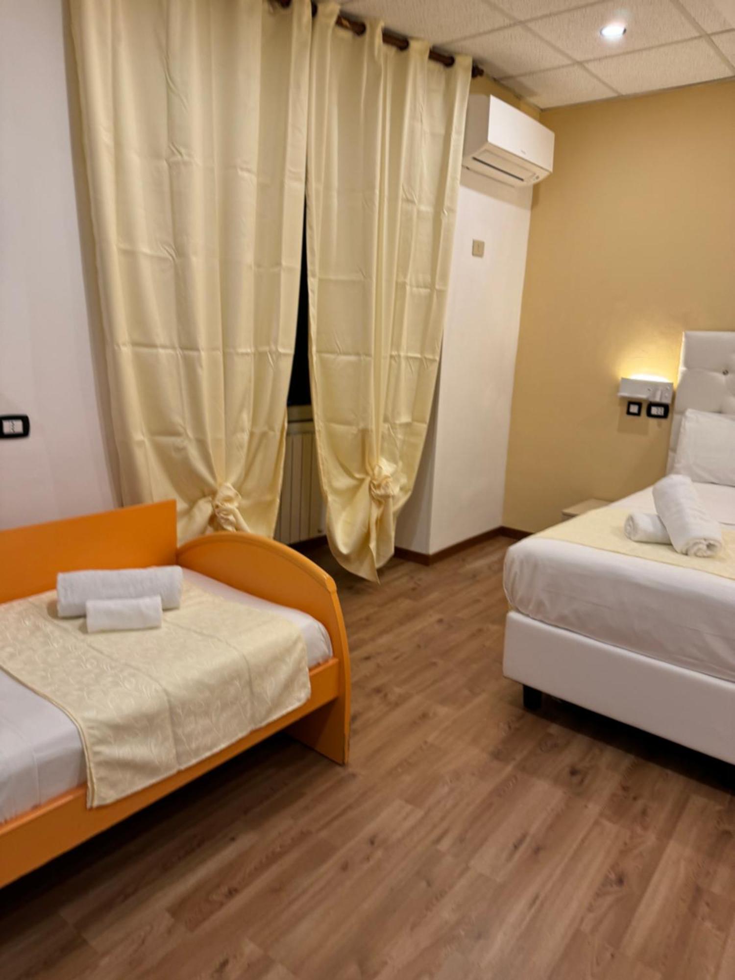 Hotel Veronese Genova Kültér fotó